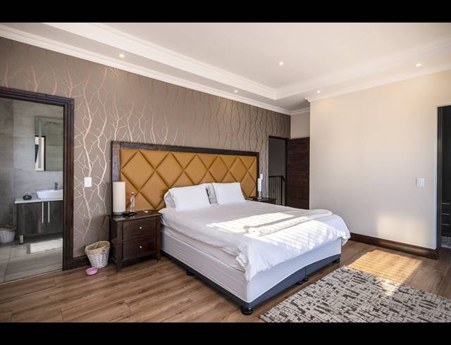 5 BEDROOM HOUSE TO LET IN PARKLANDS NORTH